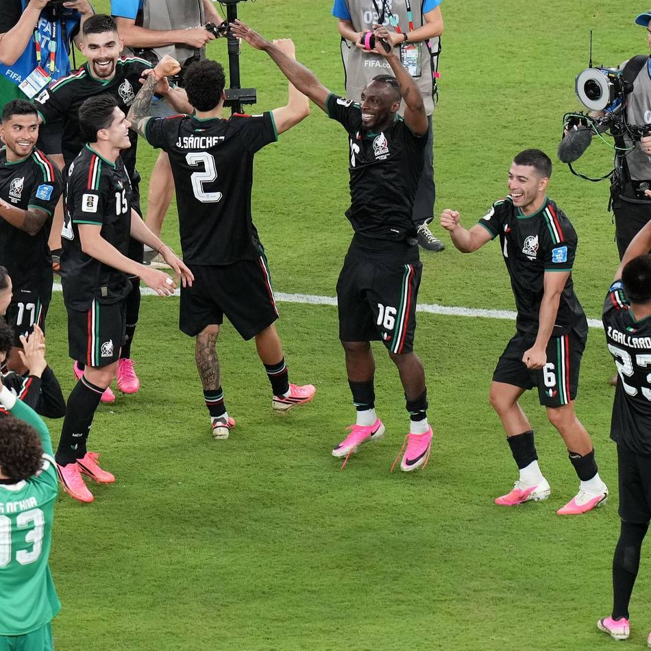 Sieg gegen Südkorea: Mexiko erreicht als erstes Team die K.-o.-Runde – der Torwart-Patzer im Video