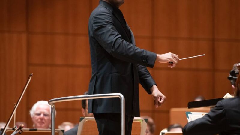 Philharmonisches Konzert in Duisburg: Held ohne Eroica – ein Abend voller Heldentöne