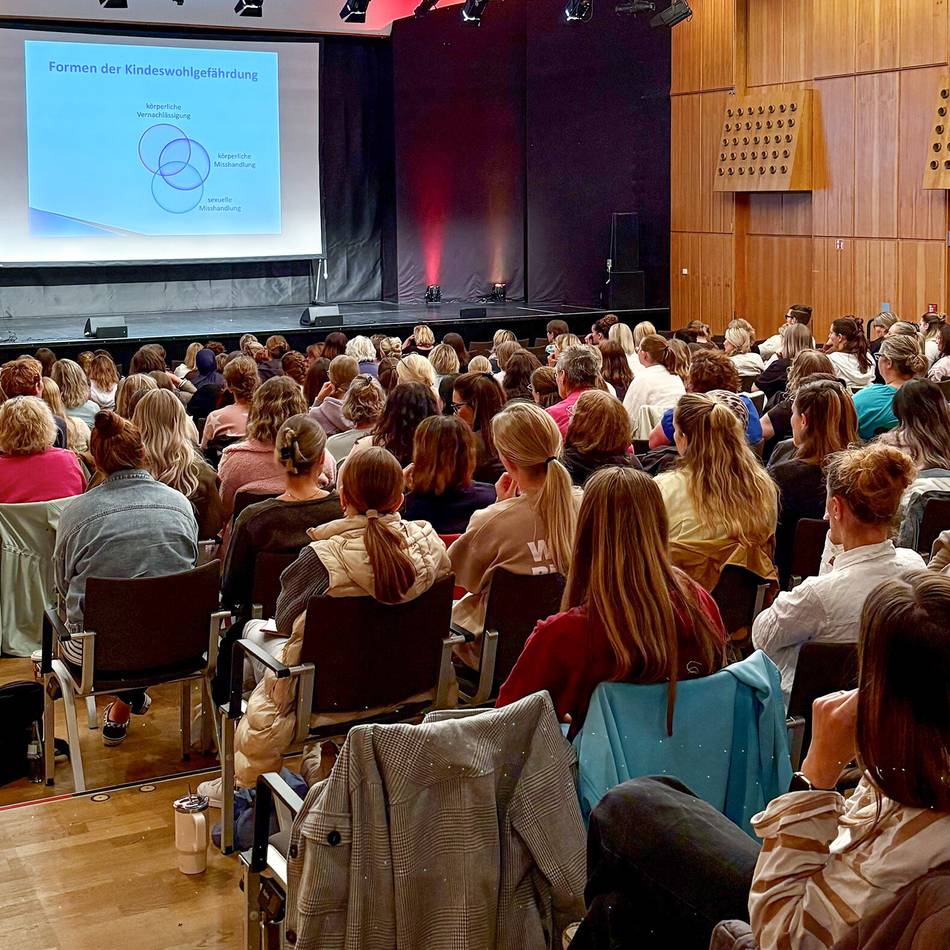 Fachtag in Langenfeld: Kita-Personal stärkt Handlungssicherheit im Kinderschutz