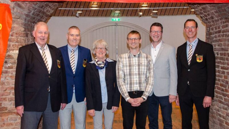 60 Jahre DLRG Meerbusch: „Schwimmen sollte so selbstverständlich gelernt werden wie Rechnen“