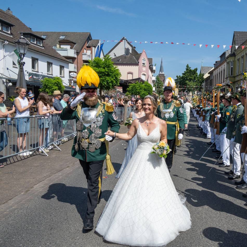 Schützenfest in Schiefbahn: Hitze, Stimmung und ein königliches „Wahnsinn!“