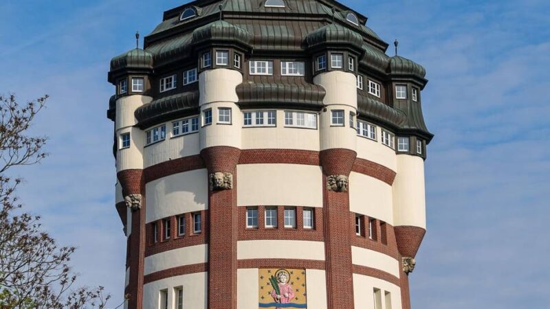 Bauwerke in Mönchengladbach und Umgebung: Wasserturm-Enthusiasten entdecken nützliche Giganten der Region
