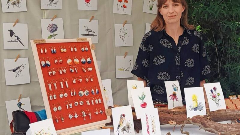 Rund um den Zeittunnel konnten beim Kunst- und Handwerkermarkt Menschen ihre handgefertigten Stücke präsentieren: Zauberhaftes für die Liebhaber kreativer Arbeit