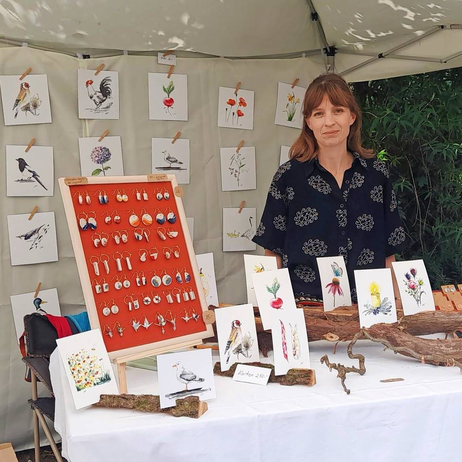 Rund um den Zeittunnel konnten beim Kunst- und Handwerkermarkt Menschen ihre handgefertigten Stücke präsentieren: Zauberhaftes für die Liebhaber kreativer Arbeit