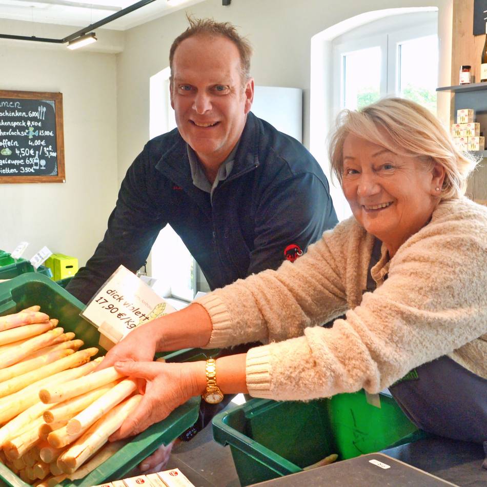 Nach dem „Spargelsilvester“ am 24. Juni sammeln die Pflanzen Energie für die Saison im kommenden Jahr: Die Ernte endet bald: Spargel vom Hof Kuhlendahl trotzte den Eisheiligen
