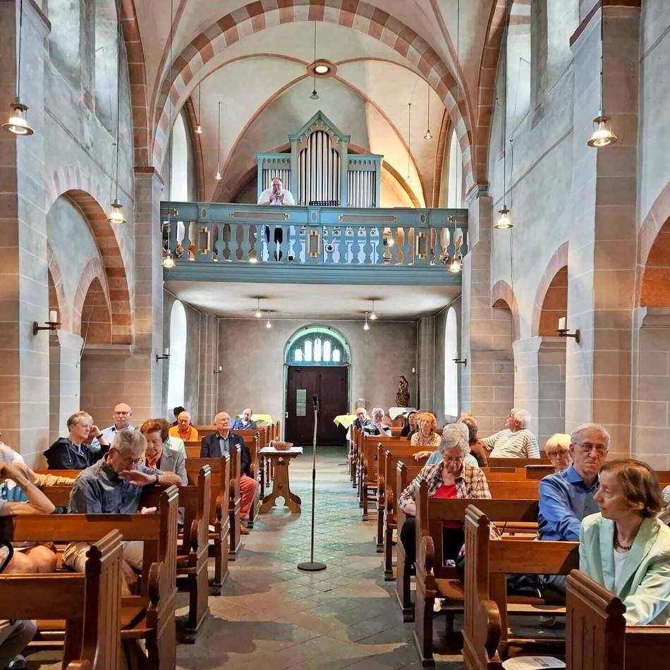 Besinnliches und Informatives von der imposanten historischen Orgel der Gemeinde St. Maximin: Kirchenkonzert begeistert die Zuhörer