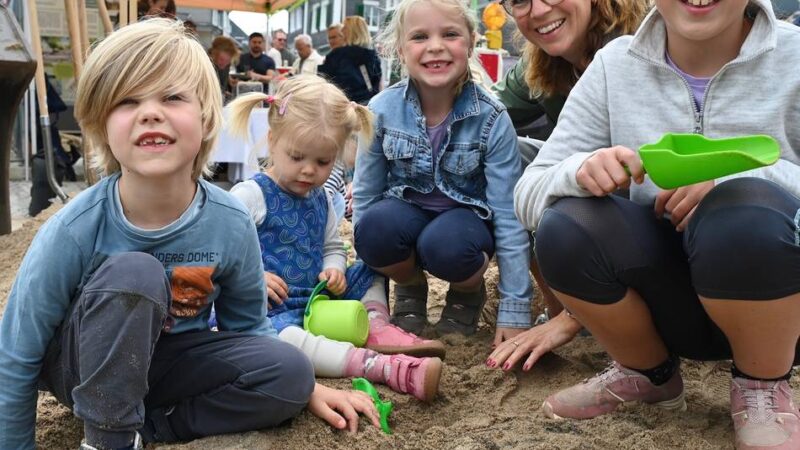 Stadtentwicklung in Hückeswagen: Spatenstich und Sammelaktion am Wilhelmplatz