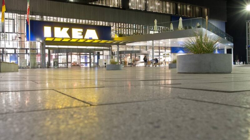 Vierbeiner auch in Kaarst erlaubt: Ikea ist auf den Hund gekommen