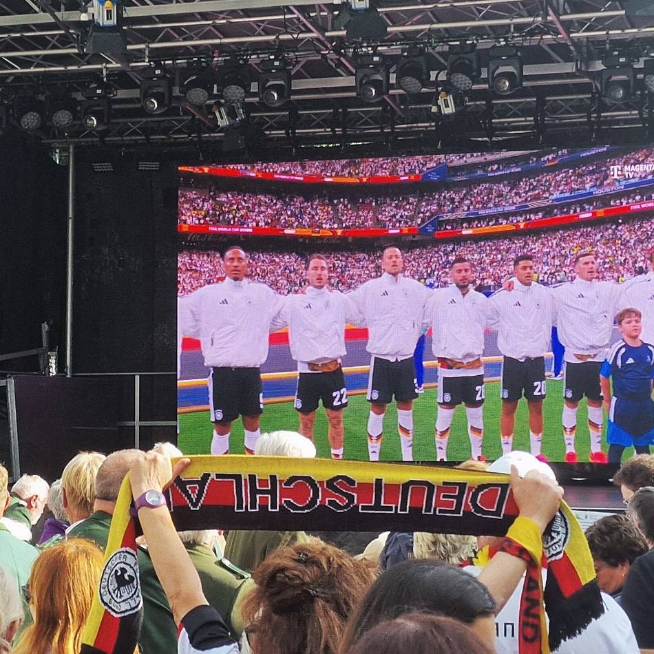 Fußball-WM am Alten Markt in Hilden: Public Viewing der Schützen lockt die Fans