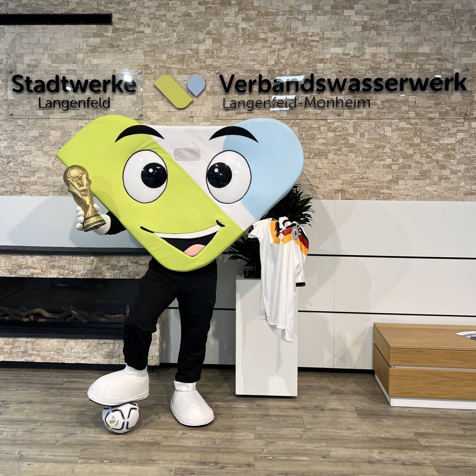 WM-Aktion in Langenfeld: Stadtwerke verlosen fünf DFB-Trikots