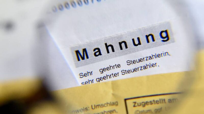 Umfrage in Rhein-Wupper / Bergisches Land: Mehr Firmen bleiben auf Rechnungen sitzen