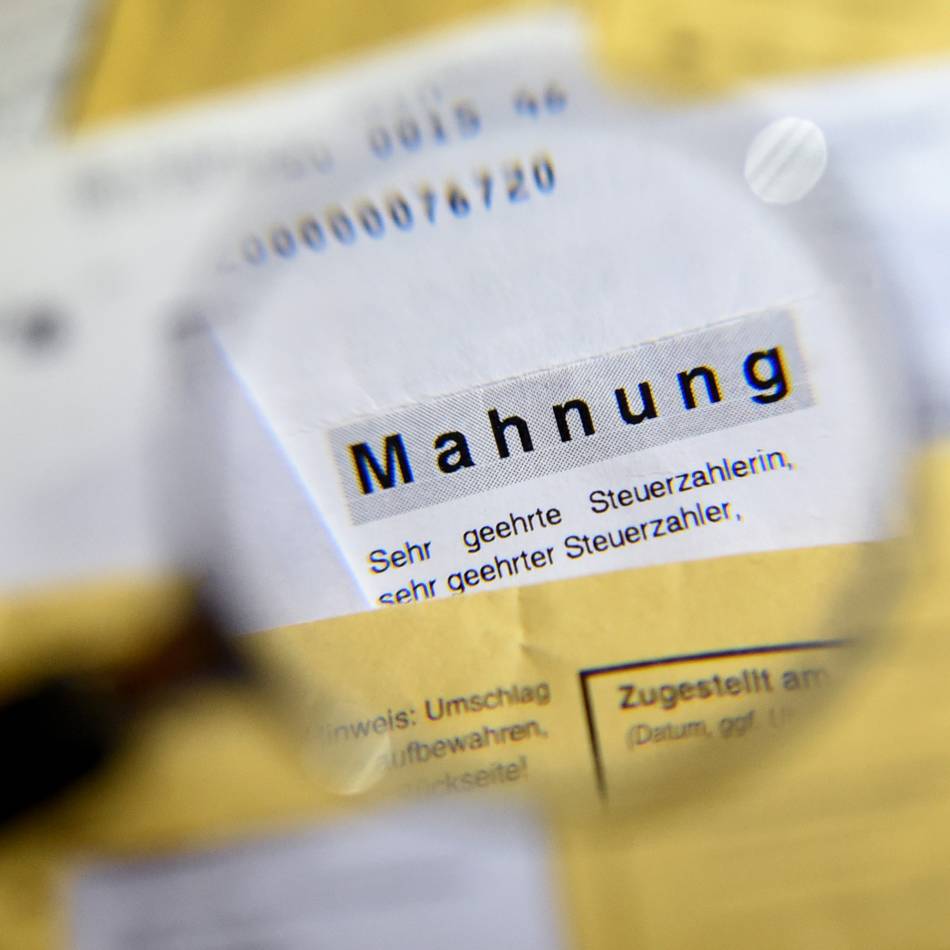 Umfrage in Rhein-Wupper / Bergisches Land: Mehr Firmen bleiben auf Rechnungen sitzen