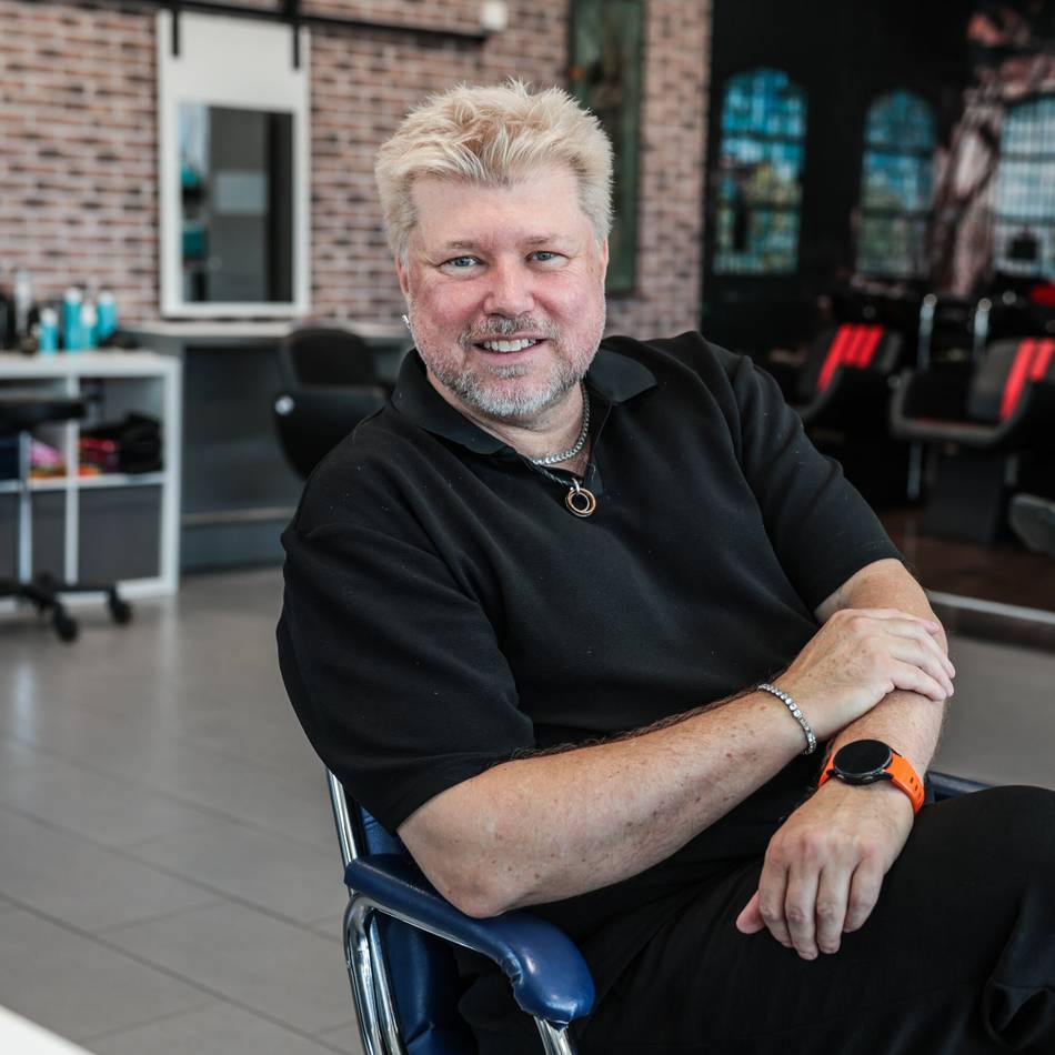 Neusser Friseur hat genderneutrale Preise: „Die sind dann auch nicht mehr wiedergekommen – das war uns aber egal“