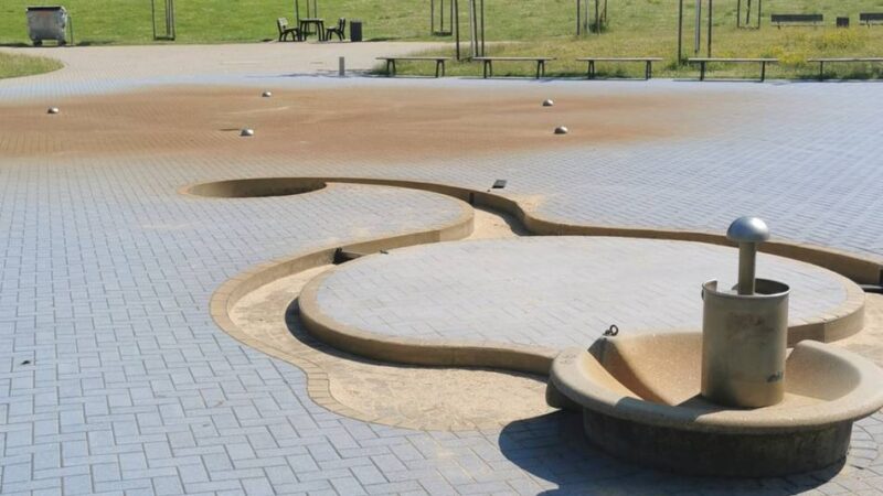 Kein Plantschen möglich: Wasserspielplatz im Rheydter Stadtwald ist ausgefallen