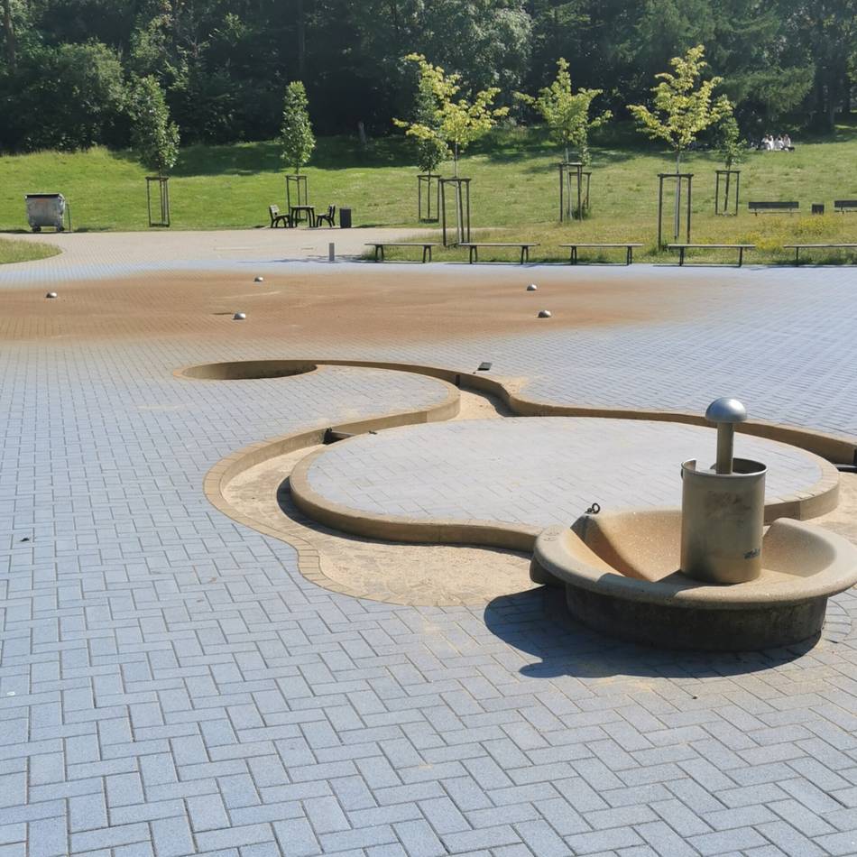 Kein Plantschen möglich: Wasserspielplatz im Rheydter Stadtwald ist ausgefallen