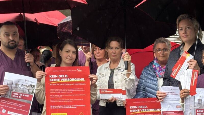 Protest am Remigius-Krankenhaus Leverkusen:  „Was hier angezettelt wird, ist ein staatlich induziertes Sterben“