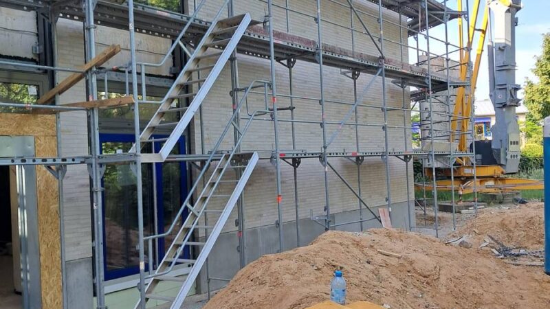 Bauarbeiten in Jüchen verzögern sich: Erst nach den Herbstferien können die Gymnasiasten in die neuen Klassenzimmer