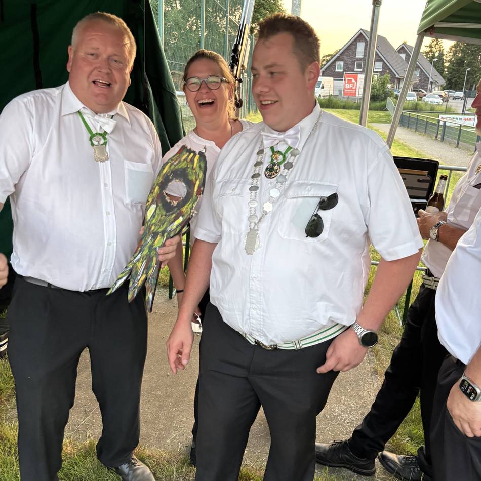 Kaiserschießen in Bedburg-Hau: Günther Biermann ist neuer Kaiser in Hasselt-Qualburg