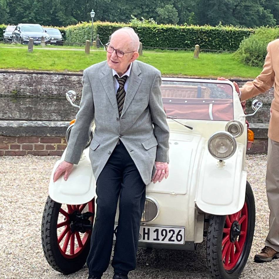 Runder Geburtstag im Schloss Wissen: Fritz Graf von Loë feiert 100. Geburtstag