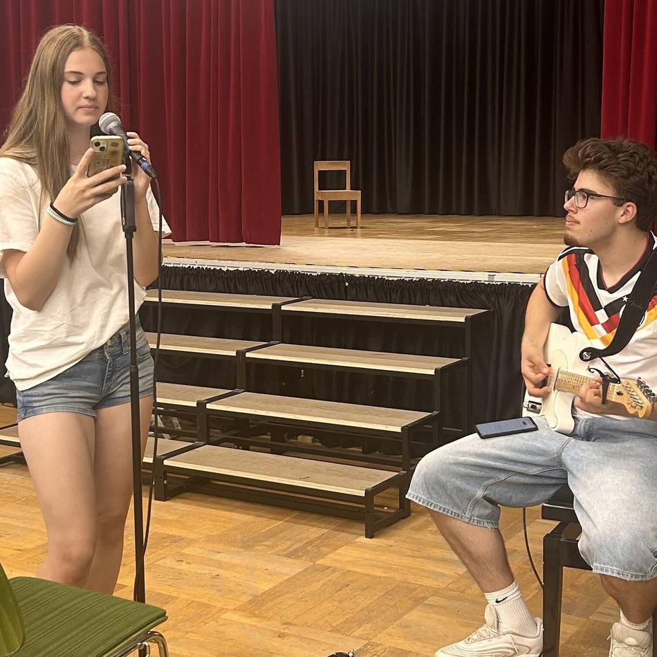 Auch Hückeswagener sind dabei:  EvB-Schüler präsentieren ihre Talente auf großer Bühne