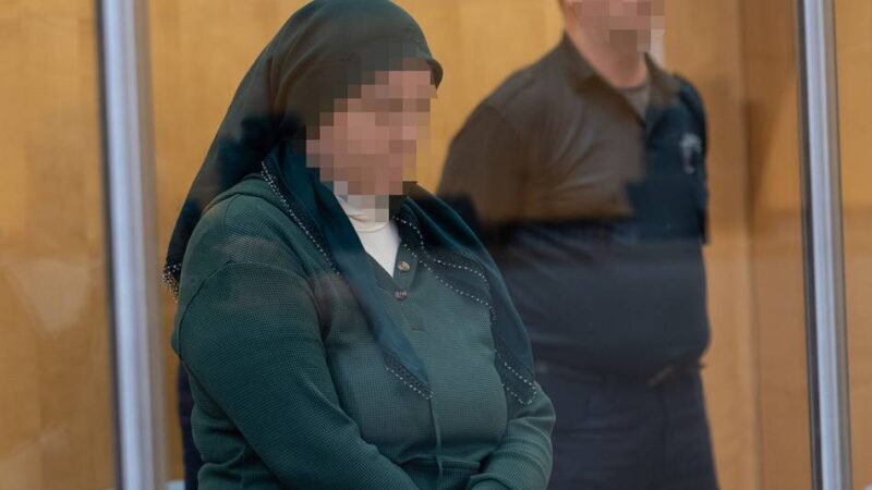 Prozess in Düsseldorf: „Ich wollte Menschen helfen“ – mutmaßliche IS-Unterstützerin erklärt sich vor Gericht