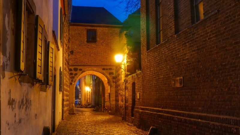 Führungen in Dormagen: Mit dem Nachtwächter durch das mittelalterliche Zons