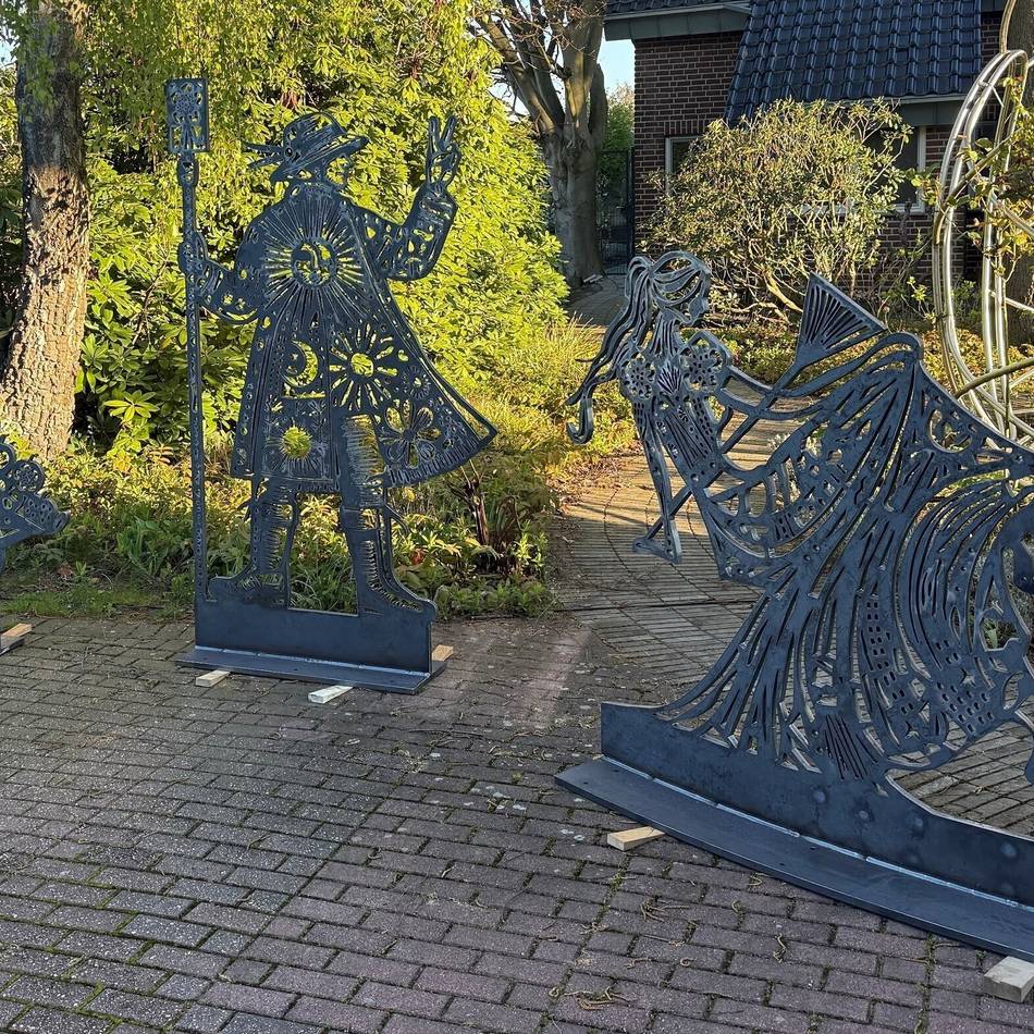 Einweihung am Sonntag in Leuth: Zehn Jahre Findungsphase für drei Symbolfiguren
