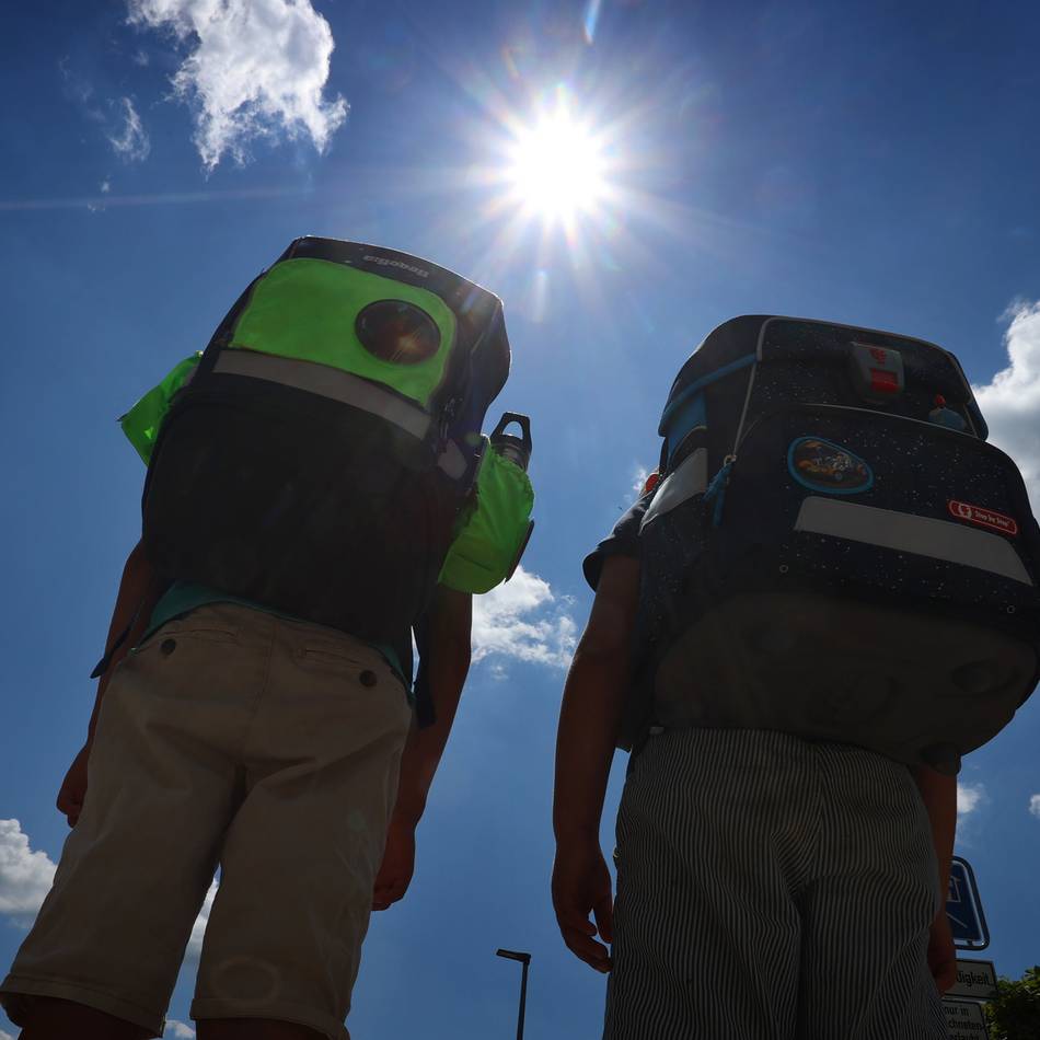 Bis zu 36 Grad am Freitag: Nicht alle haben „Hitzefrei“ – so gehen Dormagens Schulen mit der Hitze um