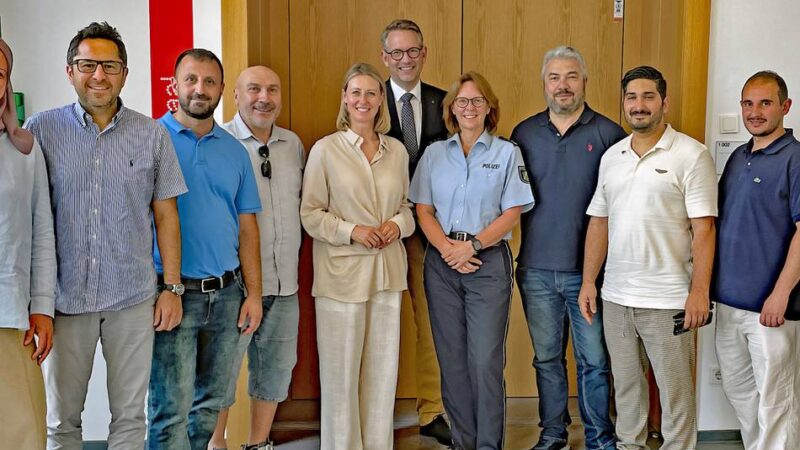 Austausch in Moers: Verkehrssituationen rund um Moscheen Thema bei Treffen
