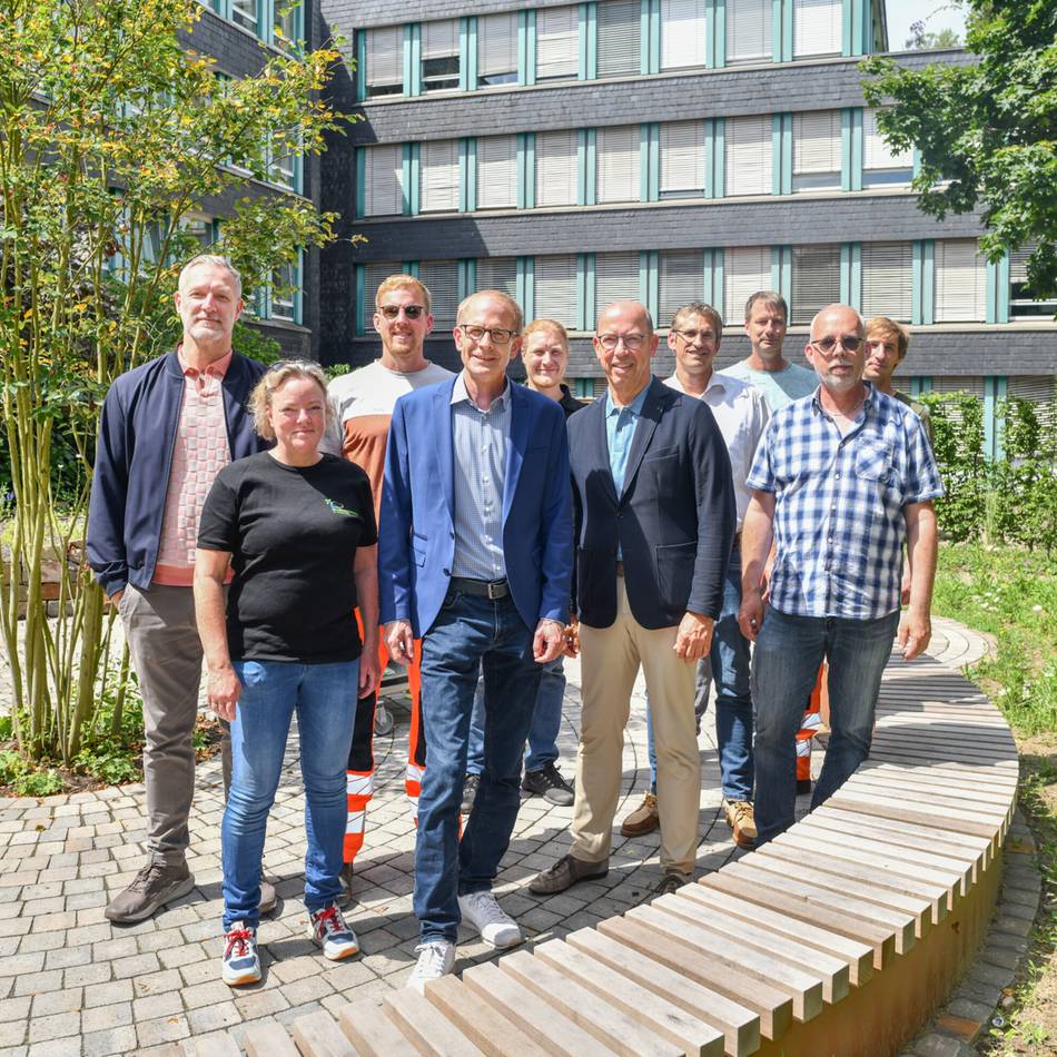 In Langenfeld: Hinter dem Rathaus gibt es jetzt einen Hochzeitsgarten für Brautpaare