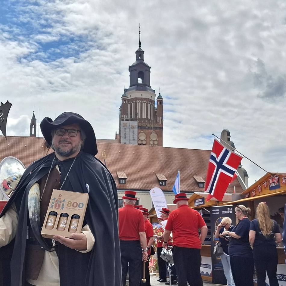 Hansetag im polnischen Stargard: Reeser Jubiläumsbier punktet beim Hansetag