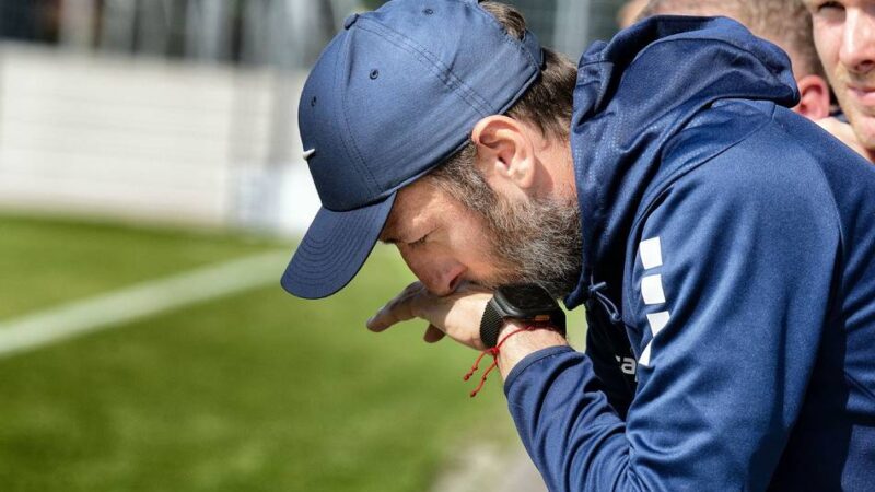 Trainer Damian Apfeld überkommen die Emotionen: Ratingens bitteres Fazit: „Wir sind an uns selbst gescheitert“