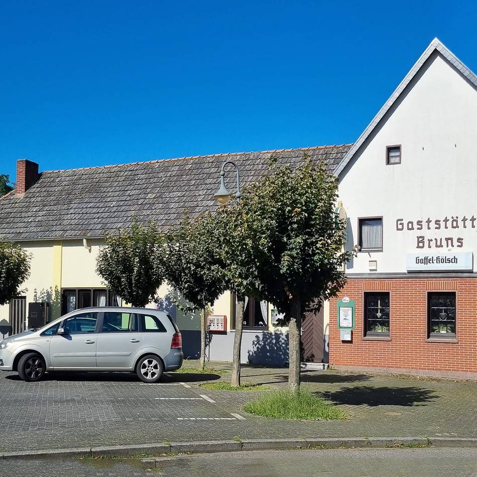 Ehrenamtliches Projekt: Venrather feiern Bauabschluss der Gaststätte Bruns