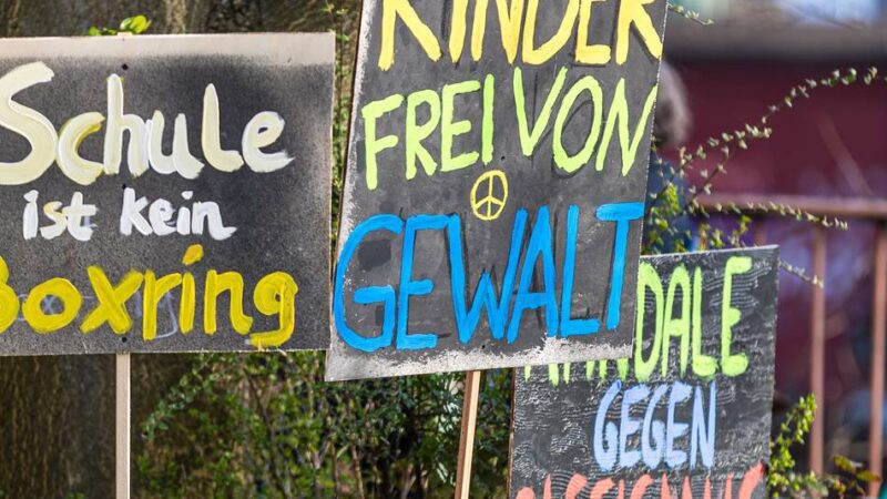 Beitritt zu Netzwerk: Jüchener Grundschule setzt Zeichen gegen Diskriminierung