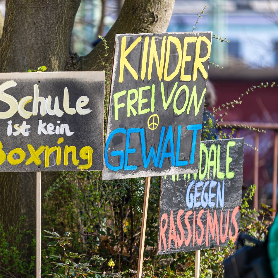 Beitritt zu Netzwerk: Jüchener Grundschule setzt Zeichen gegen Diskriminierung