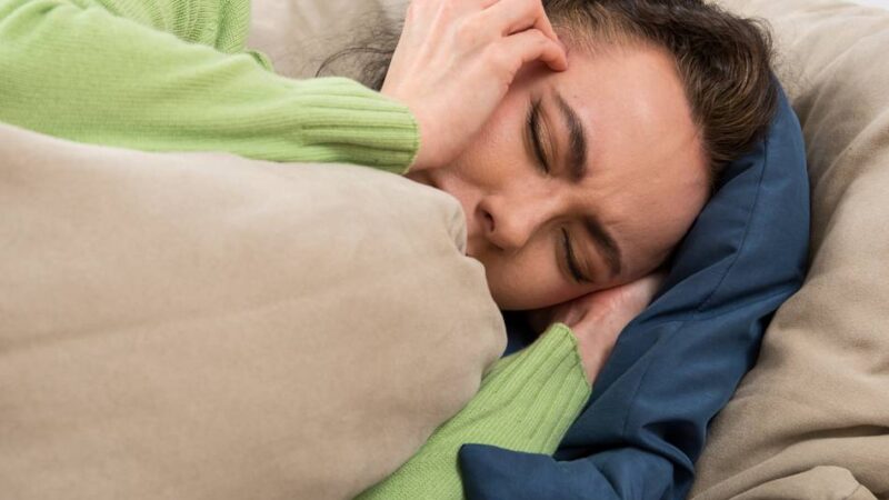 Hausarztpraxis in Moers : Wenn Medikamente nicht mehr helfen – Stiche gegen Schmerz und Erschöpfung