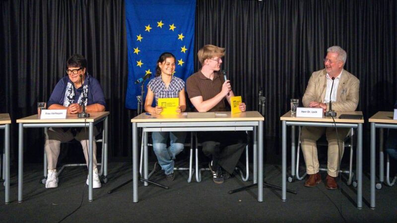 Politiker zu Gast am Erkelenzer Cornelius-Burgh-Gymnasium: Schüler debattieren über Rechtsruck in Europa