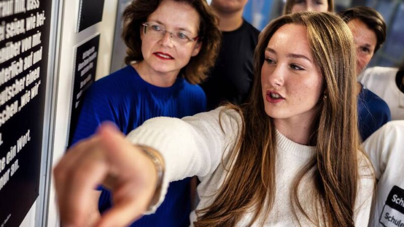 Weiterführende Schulen in Langenfeld: Schüler gestalten eigene Ausstellung gegen Ausgrenzung