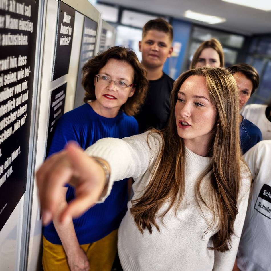 Weiterführende Schulen in Langenfeld: Schüler gestalten eigene Ausstellung gegen Ausgrenzung