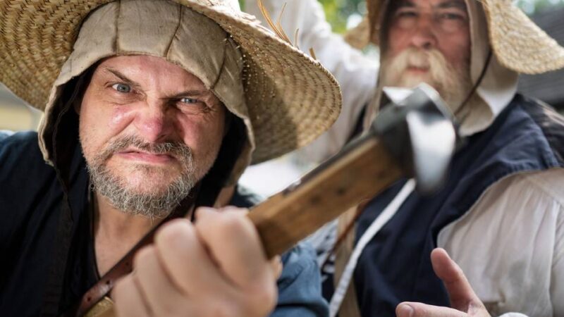 Burgfest in Langenfeld: Von Vogelfreien, Königen und einer leeren Kasse