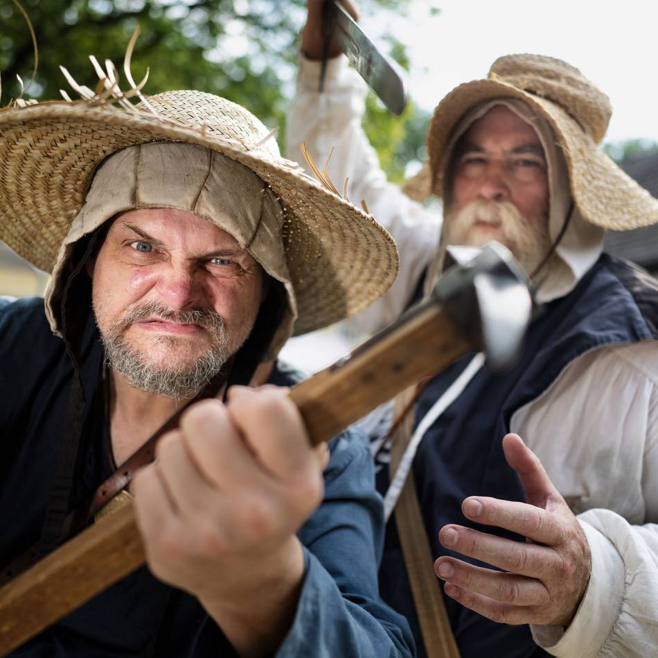 Burgfest in Langenfeld: Von Vogelfreien, Königen und einer leeren Kasse
