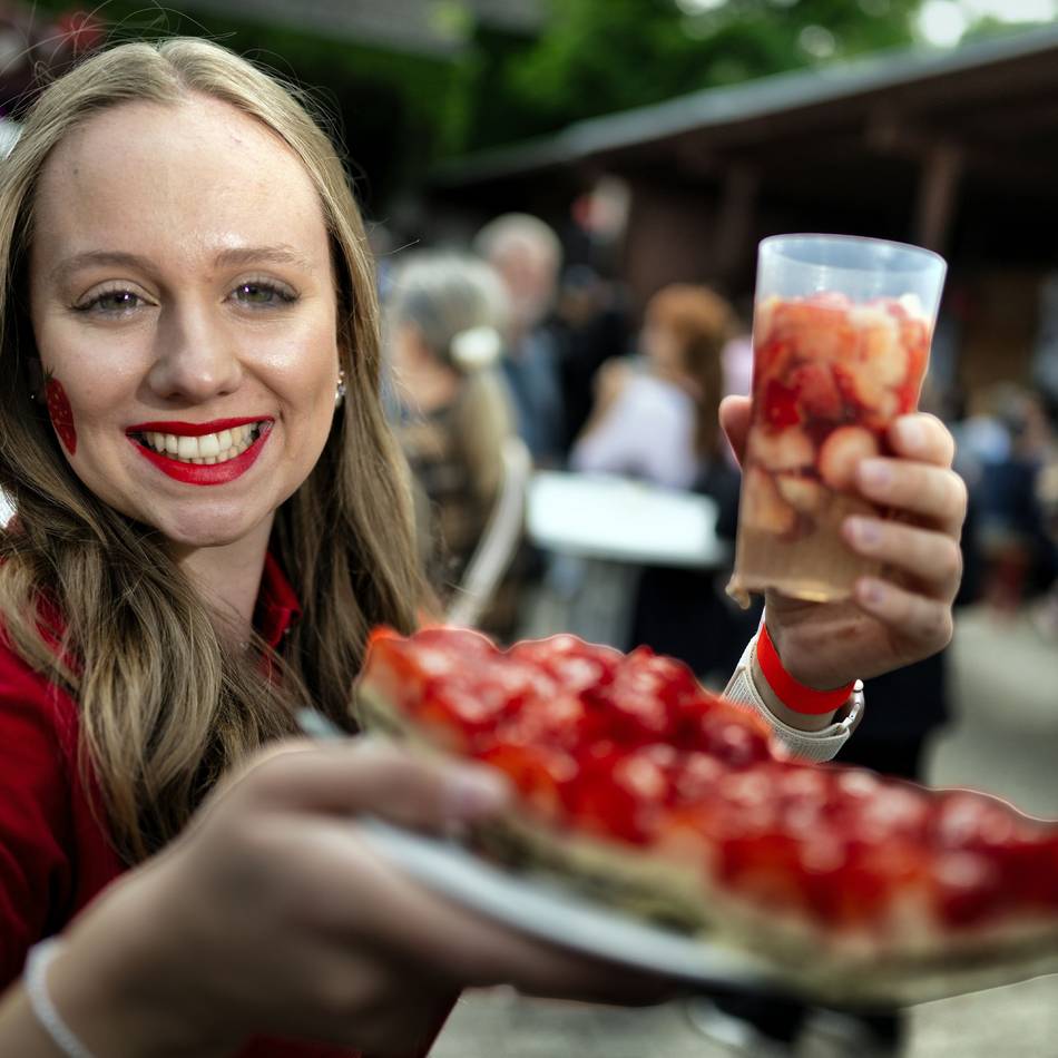 Erdbeerfest in Langenfeld-Richrath: 2000 Besucher, 100 Helfer – und eine Bowle-Köchin, die nie probiert