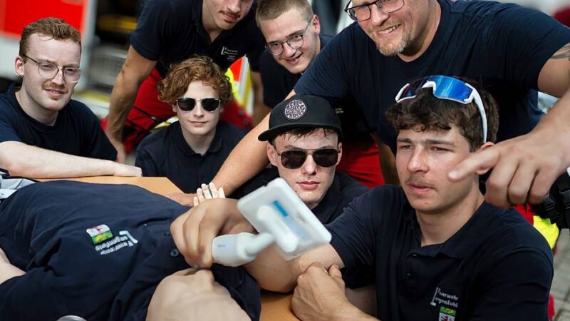 Am Samstag in Langenfeld: Hitze trübt Tag der offenen Tür bei der Feuerwehr