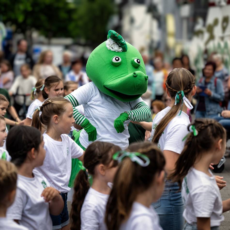 Volksfest mit einer Portion Karneval in Leverkusen:  „Das ist Schlebusch, die Insel der Glückseligen“
