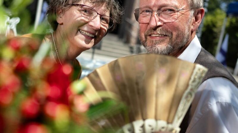 Aktion „Einfach heiraten“ in Monheim: Nach 27 Jahren Ehe endlich kirchlich getraut