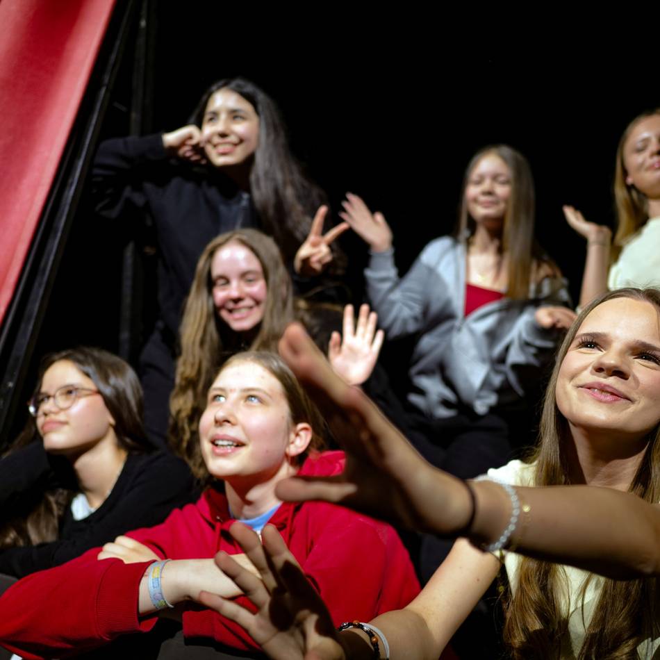 Ulla-Hahn-Gesamtschule: So kreativ verarbeiten Monheimer Schüler ihre Lebenswelt auf der Bühne