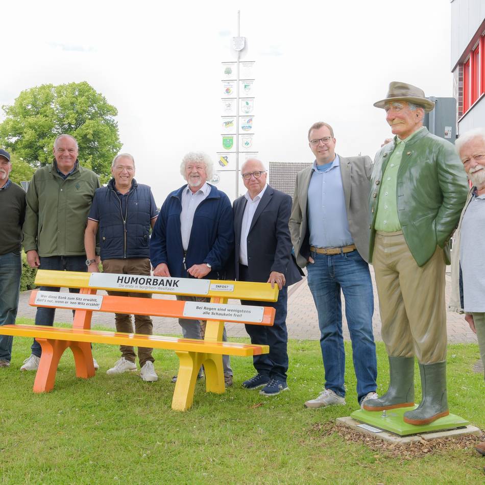 Boulebahn, Bank und Skulptur : Drei neue Anziehungspunkte im Dorfkern von Till-Moyland
