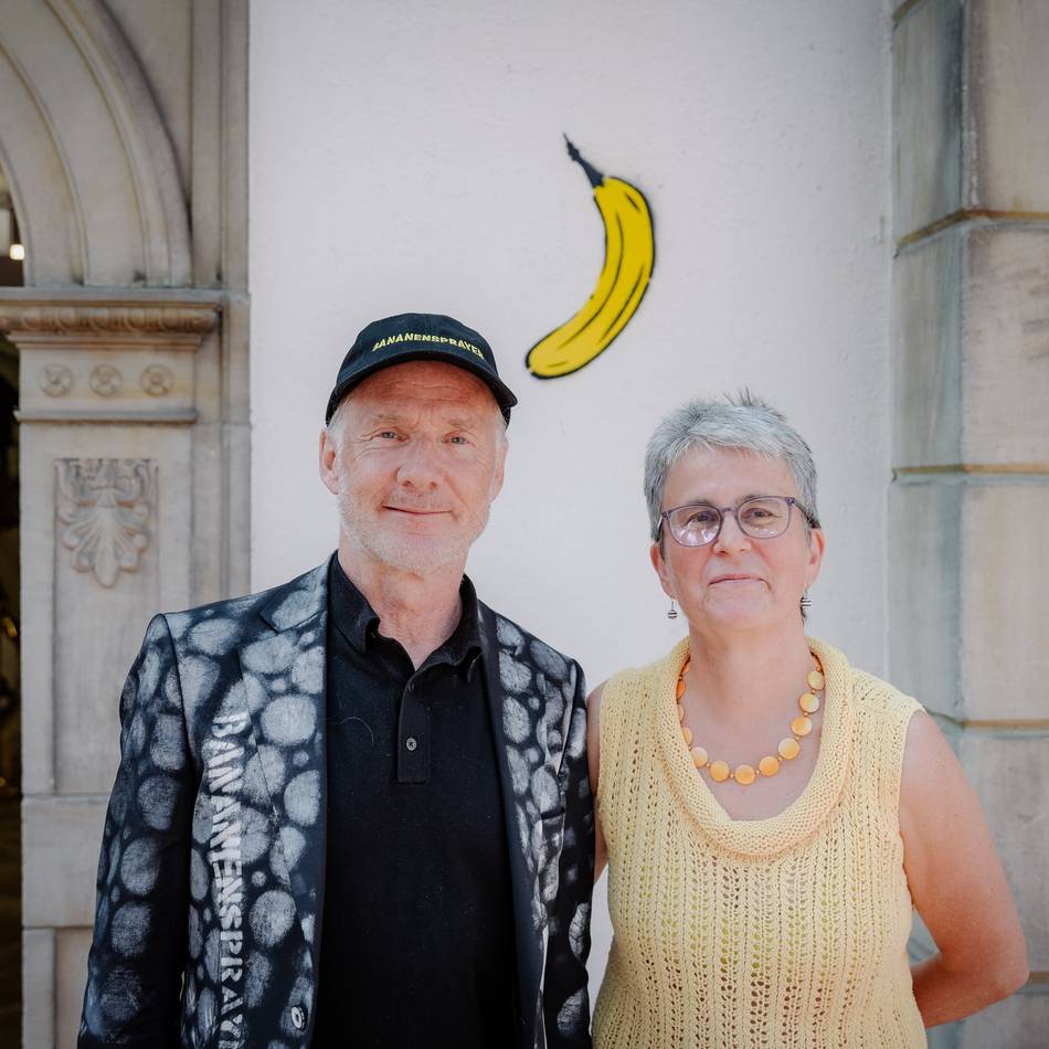 Bananensprayer Thomas Baumgärtel auf Tour: Kultige Banane ziert jetzt das Haus Koekkoek in Kleve