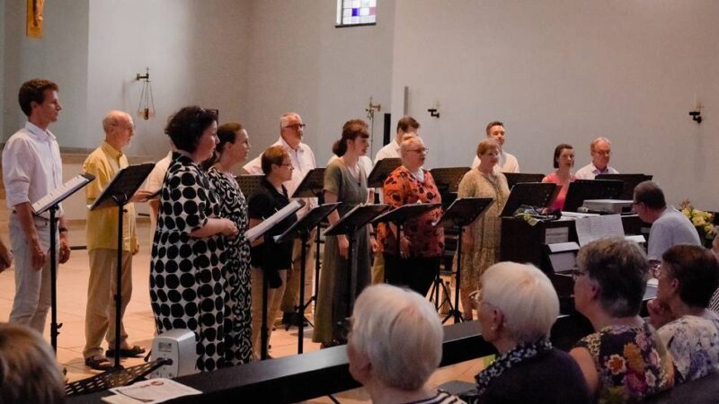 Motto „Jeder kann singen“: Kühle Kellener Kirche tolles Konzerthaus für RP-Chor