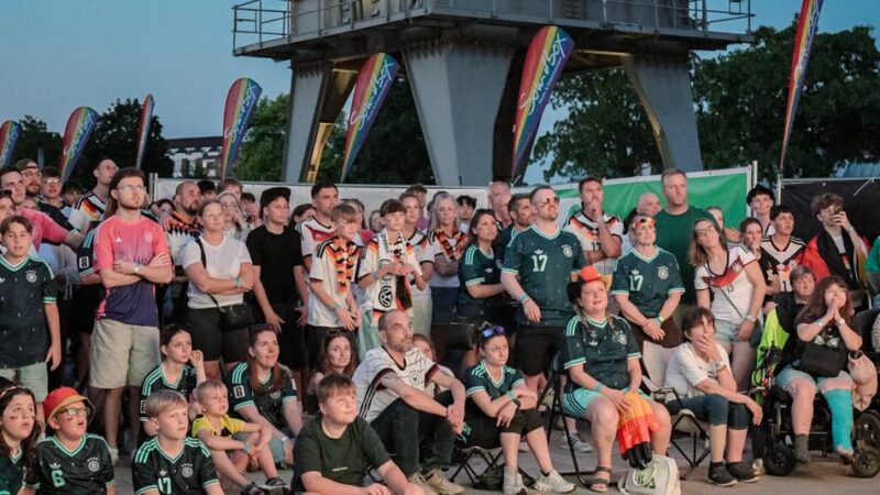 Rudelgucken zur Fußball-WM 2026: Kleve erlebt beim Public Viewing einen emotionalen Fußballabend